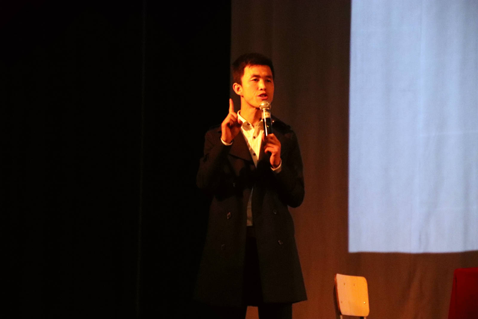 张文博董事长举例说明